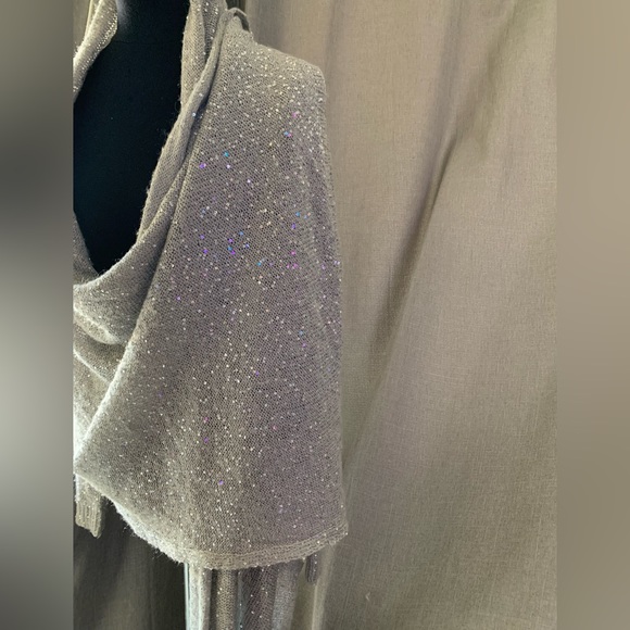Moda silver sequined sweater wrap - Picture 4 of 10